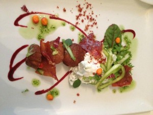 Røgede kammuslinger fra Restaurant Poul P - et af de bedre spisesteder i Rønne.